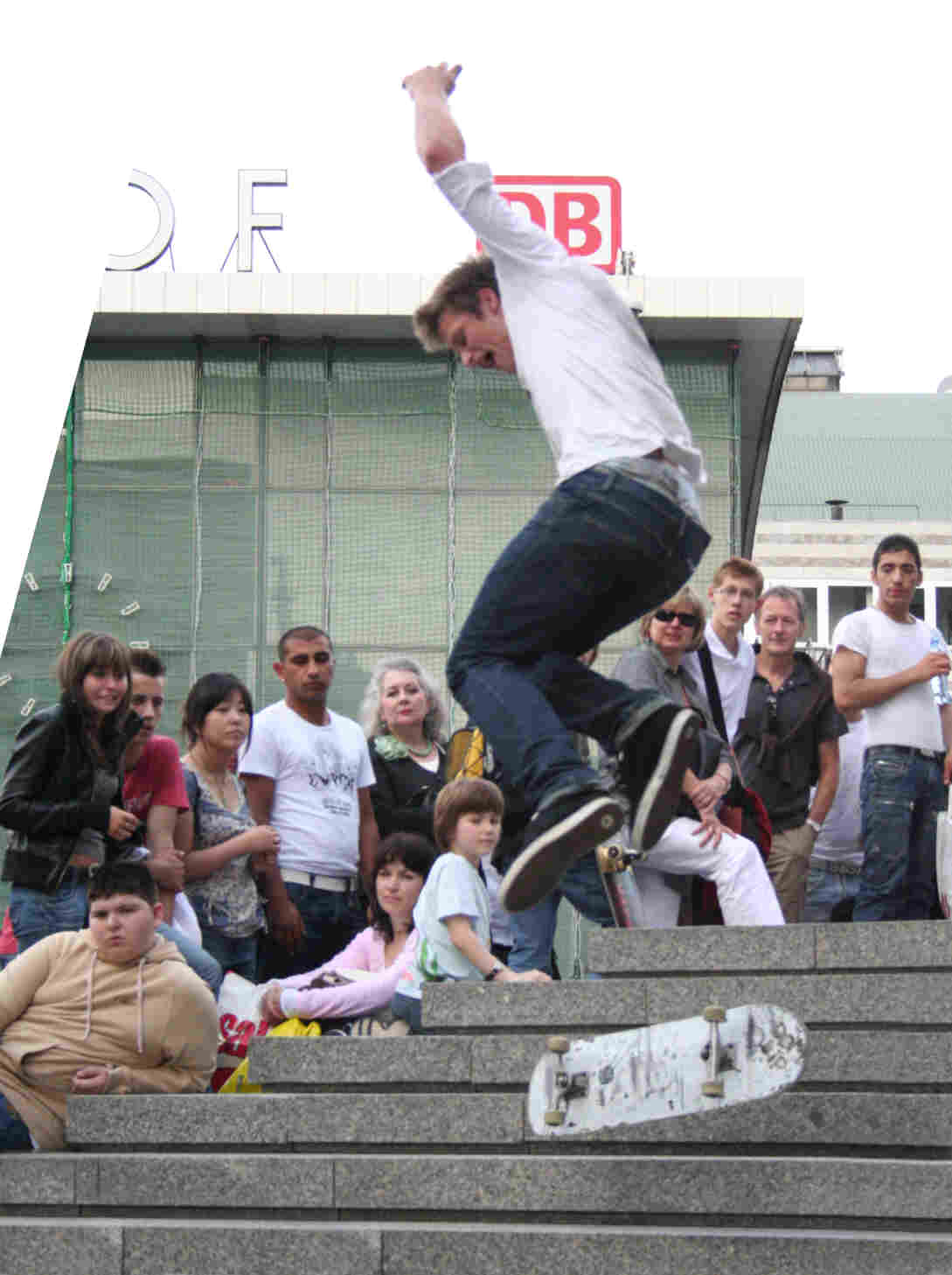 Skateboard daredevil